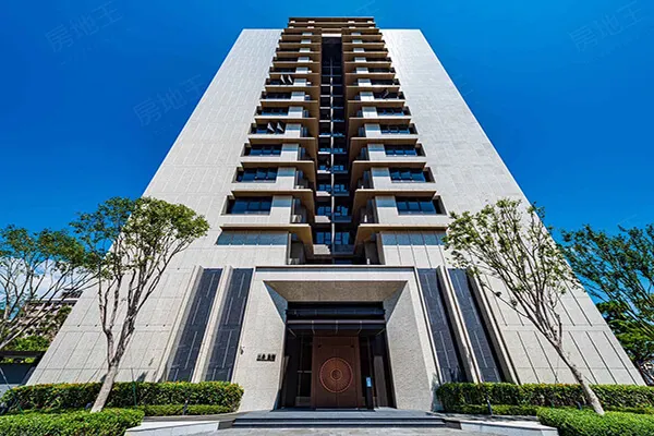 三本皇琚建案主視覺